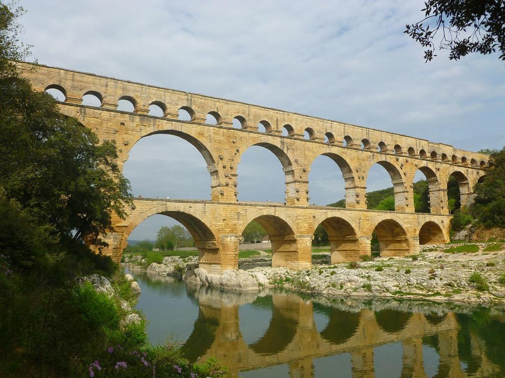 Les Croisees Bed & Breakfast Castillon du Gard Bagian luar foto